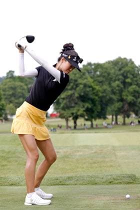 GRAND RAPIDS, MI - JUNE 15: LPGA, Golf Damen golfer Grace Kim plays her tee shot on the 18th hole during the LPGA Meijer LPGA Classic for Simply Give on June 15th, 2024, at Blythefield Country Club in Grand Rapids, Michigan. (Photo by Brian Spurlock Icon Sportswire) GOLF: JUN 15 LPGA Meijer LPGA Classic for Simply Give EDITORIAL USE ONLY Icon24061531
