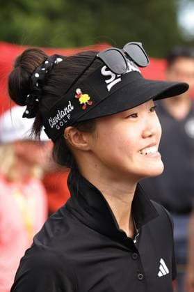 GRAND RAPIDS, MI - JUNE 15: LPGA, Golf Damen golfer Grace Kim smiles as she is the leader after the third round during the LPGA Meijer LPGA Classic for Simply Give on June 15th, 2024, at Blythefield Country Club in Grand Rapids, Michigan. (Photo by Brian Spurlock Icon Sportswire) GOLF: JUN 15 LPGA Meijer LPGA Classic for Simply Give EDITORIAL USE ONLY Icon24061537