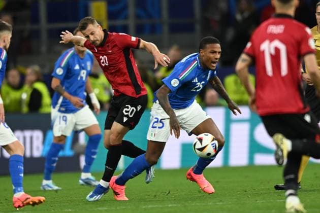 Michael Folorunsho (Italy)Yiber Ramadani (Albania) during the UEFA EURO, EM, Europameisterschaft,Fussball Germany 2024 match between Italy 2-1 Albania at BVB Stadion Dortmund on June 15, 2024 in Dortmund, Germany. Noxthirdxpartyxsales  (256541493)