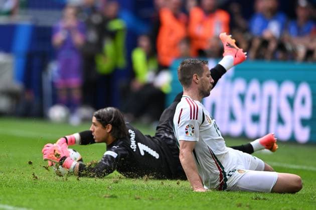 Sport Bilder des Tages Barnabas Varga (Hungary)Yann Sommer (Switzerland) during the UEFA EURO, EM, Europameisterschaft,Fussball Germany 2024 match between Hungary 1-3 Switzerland at Cologne Stadium on June 15, 2024 in Cologne, Germany. Noxthirdxpartyxsales  (256542738)
