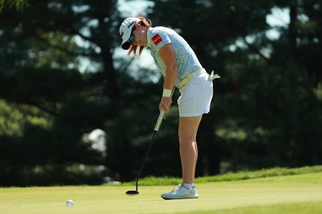 Meijer LPGA, Golf Damen Classic Leona Maguire of Ireland follows her putt on the 5th green during Day Three of the Meijer LPGA Classic for Simply Give golf tournament at Blythefield Country Club in Belmont, MI, USA Saturday, June 15, 2024. Belmont Michigan United States  Copyright: xJorgexLemusx originalFilename:lemus-meijerlp240615_npFQZ.jpg