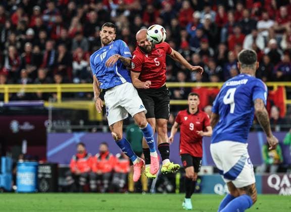 (240616) -- DORTMUND, June 16, 2024 -- Lorenzo Pellegrini (top L) of Italy vies with Arlind Ajeti (top R) of Albania during the UEFA EURO, EM, Europameisterschaft,Fussball 2024 Group B match between Italy and Albania in Dortmund, Germany on June 15, 2024. ) (SP)GERMANY-DORTMUND-FOOTBALL-EURO 2024-ITALY VS ALBANIA PanxYulong 