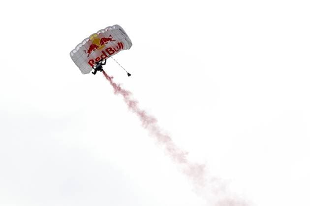GRAND RAPIDS, MI - JUNE 15: Red Bull parachutist lands on the 4th fairway after the LPGA, Golf Damen Meijer LPGA Classic for Simply Give on June 15th, 2024, at Blythefield Country Club in Grand Rapids, Michigan. (Photo by Brian Spurlock Icon Sportswire) GOLF: JUN 15 LPGA Meijer LPGA Classic for Simply Give EDITORIAL USE ONLY Icon24061578