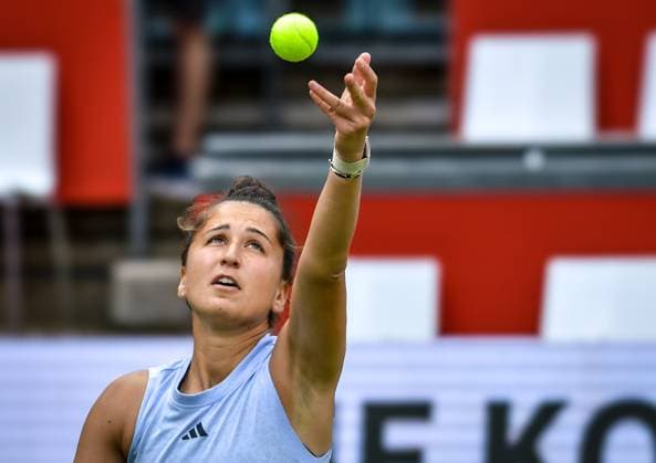 15 06 2024, xlakx, Sport Tennis, ecotrans Ladies Open 2024 in Berlin emspor, v l Emina Bektas USA to serve Berlin