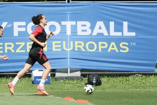 EURO 2024, Nationalteam Belgien, Training Belgium s Arthur Theate pictured during a training session of Belgian national soccer team Red Devils, Sunday 16 June 2024 at their base camp in Freiberg am Neckar, Germany, in preparation of the UEFA EURO, EM, Europameisterschaft,Fussball 2024 European Soccer Championships. The Red Devils play in Group E at the Euro 2024 European Championships in Germany. BRUNOxFAHY  x94656895x