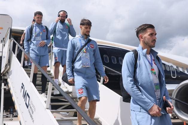SERBIA FOOTBALL TEAM NEMANJA STOJIC, VELJKO BIRMANCEVIC, SERGEJ MILINKOVIC SAVIC, MILOS VELJKOVIC fudbaleri reprezentacije Srbije dolazak pred utakmicu UEFA Evropskog prvenstva 2024 godine protiv Engleske aerodrom Minster Osnabrik, Minster 15.06.2024. godine Foto: Fudbal, Reprezentacija, Srbija, UEFA Evropsko prvenstvo, EURO 2024FOOTBALL, SERBIA, UEFA European Championship, EM, Europameisterschaft EURO 2024 Muenster Muenster Osnabrueck airport Germany Copyright: xMarkoxMetlas xMNxPressx