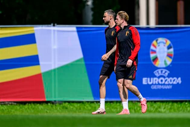EURO 2024, Nationalteam Belgien, Training Belgium Media Activities - UEFA EURO, EM, Europameisterschaft,Fussball 2024 16 06 2024 FREIBERG AM NECKA, GERMANY - JUNE 16 : De Bruyne Kevin forward of Belgium, Debast Zeno defender of Belgium during a training session of the Belgian Red Devils at the UEFA EURO 2024 European Football Championship tournament on June 16, 2024 in Freiberg am Necka, Germany, 16 06 2024 Freiberg am Necka Germany Copyright: xPeterxDexVoechtx