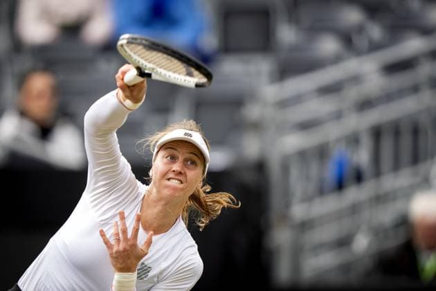 Tennis, WTA-Turnier in s Hertogenbosch ROSMALEN - Liudmila Samsonova (RUS) in action against Ekaterina Alexandrova (RUS) during the semi-finals of the Libema Open tennis tournament in Rosmalen. ANP SANDER KONING xVIxANPxSportx xxANPxIVx 501216585 originalFilename: 501216585.jpg