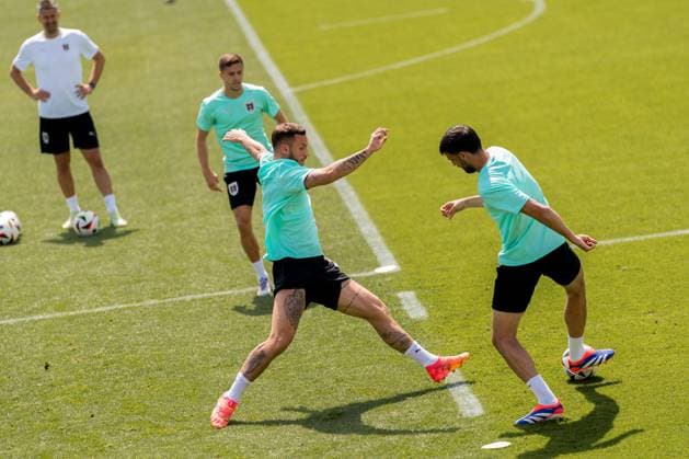 SOCCER - UEFA EURO, EM, Europameisterschaft,Fussball 2024 BERLIN,GERMANY,16.JUN.24 - SOCCER -UEFA EURO 2024, training Team AUT. Image shows Marko Arnautovic and Florian Grillitsch (AUT).  GEPAxpictures xJohannesxFriedl