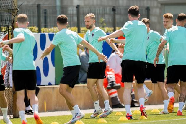 SOCCER - UEFA EURO, EM, Europameisterschaft,Fussball 2024 BERLIN,GERMANY,16.JUN.24 - SOCCER -UEFA EURO 2024, training Team AUT. Image shows Konrad Laimer (AUT) and the team of AUT.  GEPAxpictures xJohannesxFriedl