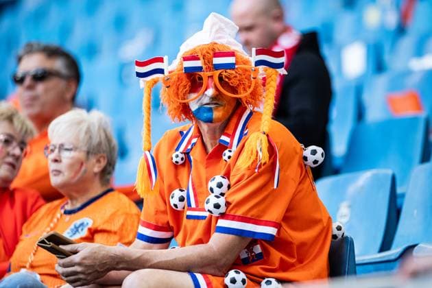 UEFA EURO 2024 Poland Netherlands 16 06 2024 Fan of Netherlands with the jewelry, colors on the face UEFA EURO 2024 Poland Netherlands Volksparkstadion, Hamburg 16 06 2024 Copyright: xBEAUTIFULxSPORTS Buriakovx