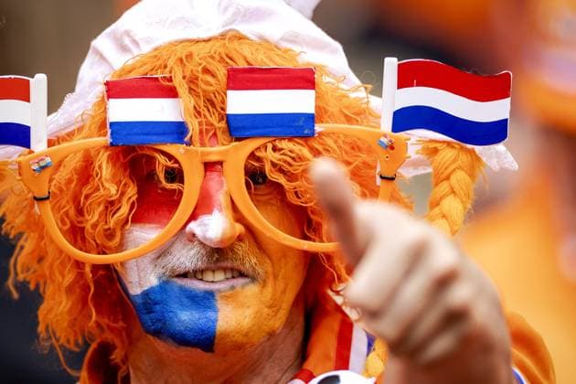 HAMBURG - Fans in the stands prior to the UEFA EURO, EM, Europameisterschaft,Fussball 2024 group D match between Poland and the Netherlands at the Volksparkstadion on June 16, 2024 in Hamburg, Germany. ANP KOEN VAN WEEL UEFA EURO 2024 2024 xVIxANPxSportx xxANPxIVx 501226734 originalFilename: 501226734.jpg