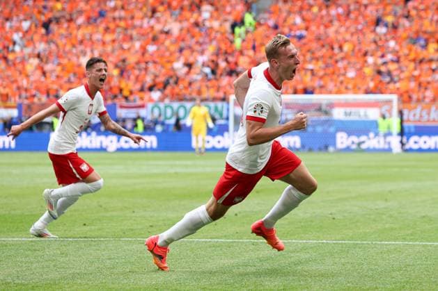Adam Buksa of Poland celebrates scoring a goal for their side to make it 1-0 Poland v Netherlands, UEFA European Championship, EM, Europameisterschaft 2024, Group D, Football, Volksparkstadion, Hamburg, Germany, 16 Jun 2024 EDITORIAL USE ONLY No use with unauthorised audio, video, data, fixture lists, club league logos or live services. Online in-match use limited to 120 images, no video emulation. No use in betting, games or single club league player publications. Copyright: xMattxWest Shutterstockx 14539367bm
