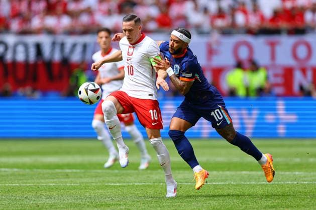 2024.06.16 Hamburg Pilka nozna Reprezentacja Mistrzostwa Europy EURO 2024 Niemcy Polska - Holandia N z Piotr Zielinski Memphis Depay Foto Pawel Andrachiewicz PressFocus 2024.06.16 Hamburg Football European Championships 2024 EURO 2024 Germany Poland - Netherlands Piotr Zielinski Memphis Depay Credit: Pawel Andrachiewicz PressFocus NEWSPIX.PL --- Newspix.pl  20240616_PF_PA043