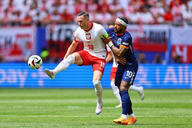 2024.06.16 Hamburg Pilka nozna Reprezentacja Mistrzostwa Europy EURO 2024 Niemcy Polska - Holandia N z Piotr Zielinski Memphis Depay Foto Pawel Andrachiewicz PressFocus 2024.06.16 Hamburg Football European Championships 2024 EURO 2024 Germany Poland - Netherlands Piotr Zielinski Memphis Depay Credit: Pawel Andrachiewicz PressFocus NEWSPIX.PL --- Newspix.pl  20240616_PF_PA045