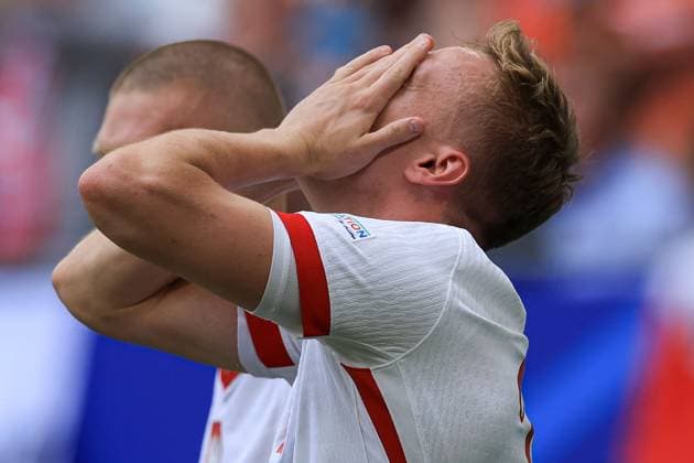 Adam Buksa of Poland celebrates scoring a goal for their side to make it 1-0 Poland v Netherlands, UEFA European Championship, EM, Europameisterschaft 2024, Group D, Football, Volksparkstadion, Hamburg, Germany, 16 Jun 2024 EDITORIAL USE ONLY No use with unauthorised audio, video, data, fixture lists, club league logos or live services. Online in-match use limited to 120 images, no video emulation. No use in betting, games or single club league player publications.  Copyright: xMattxWest Shutterstockx 14539367bu
