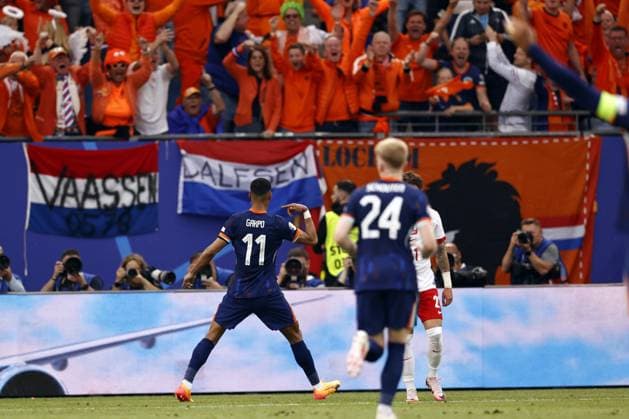 HAMBURG - Cody Gakpo of Holland celebrates the 1-1 during the UEFA EURO, EM, Europameisterschaft,Fussball 2024 group D match between Poland and the Netherlands at the Volksparkstadion on June 16, 2024 in Hamburg, Germany. ANP MAURICE VAN STEEN UEFA EURO 2024 2024 xVIxANPxSportx xxANPxIVx 501234216 originalFilename: 501234216.jpg