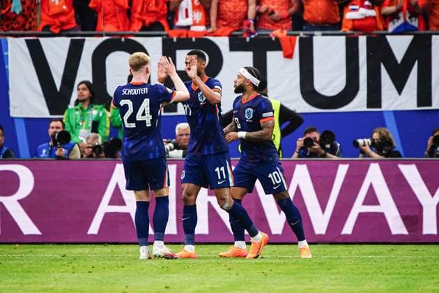 Goal celebration Netherlands after scoring 1 1 Cody Gakpo Netherlands, 11 GER, Poland vs Netherlands, European Football Championship, UEFA Euro 2024, Matchday 1, 16 06 2024 GER, Poland vs Netherlands, European Football Championship, UEFA Euro 2024, Matchday 1, 16 06 2024 Hamburg Copyright: xEibner-Pressefoto MarcelxvonxFehrnx EP_MFN