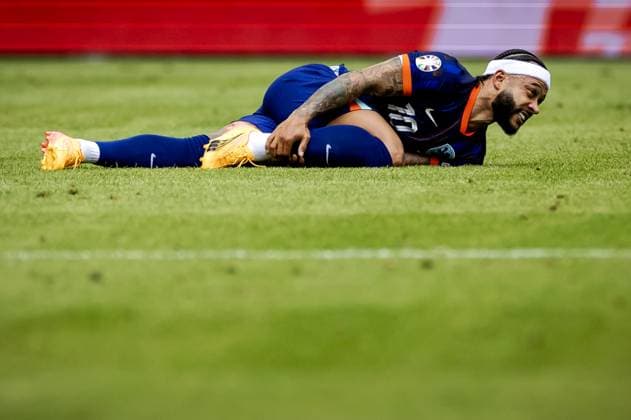 HAMBURG - Memphis Depay of Holland during the UEFA EURO, EM, Europameisterschaft,Fussball 2024 group D match between Poland and the Netherlands at Volksparkstadion on June 16, 2024 in Hamburg, Germany. ANP KOEN VAN WEEL UEFA EURO 2024 2024 xVIxANPxSportx xxANPxIVx 501235426 originalFilename: 501235426.jpg
