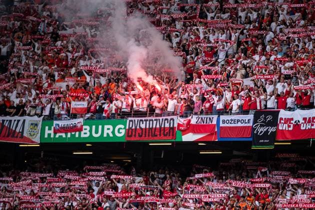 UEFA EURO 2024 Poland Netherlands 16 06 2024 Fans of Poland UEFA EURO 2024 Poland Netherlands Volksparkstadion, Hamburg 16 06 2024 Copyright: xBEAUTIFULxSPORTS Buriakovx