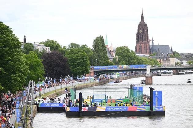 EURO 2024, Fanzone in Frankfurt Belgium v Slovakia Group E - UEFA EURO, EM, Europameisterschaft,Fussball 2024 16 06 2024 FRANKFURT AM MAIN, GERMANY - JUNE 16 : Supporters and fans enjoy the Fanzone ahead of the UEFA EURO 2024 European Football Championship tournament group E stage match between Belgium and Slovakia at Frankfurt Arena on June 16, 2024 in Frankfurt am Main, Germany, 16 06 2024 Frankfurt am Main Germany  Copyright: xVincentxKalutx