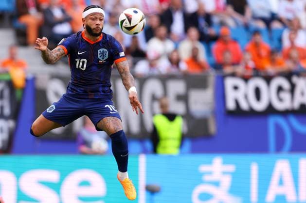 2024-06-16 Poland v Netherlands - Group D - UEFA EURO, EM, Europameisterschaft,Fussball 2024 HAMBURG, GERMANY - JUNE 16: Memphis Depay of the Netherlands in action during the Group D - UEFA EURO 2024 match between Poland and Netherlands at Volksparkstadion on June 16, 2024 in Hamburg, Germany. (Photo by Peter Lous BSR Agency) Hamburg Germany Content not available for redistribution in The Netherlands directly or indirectly through any third parties. Copyright: xBSRxAgencyx