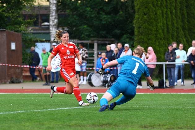 Soccer I Women I Promotion match 2 Bundesliga I SV Henstedt Ulzburg 1 FC Union Berlin I 16 06 2024 Dina Sophia Orschmann 25, 1 FC Union Berlin Women Laura Jungblut 1, SV Henstedt Ulzburg Henstedt Ulzburg Beckersbergstadion Schleswig Holstein Germany Copyright: xLobeca RHx