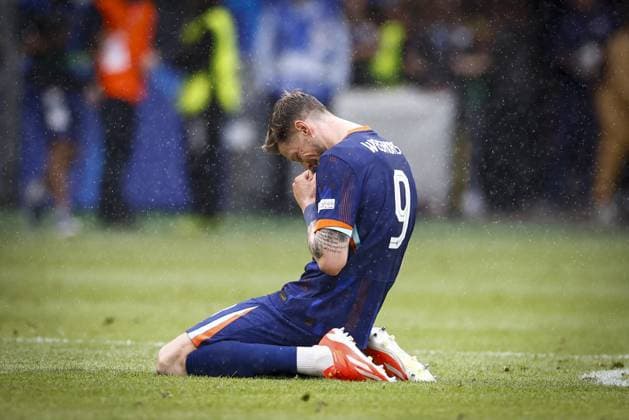 HAMBURG, Volkspark Stadium ,16-06-2024 , European Football Championship Euro2024, Group stage match no.7 between Poland and Netherlands. Netherlands player Wout Weghorst celebrating win 1-2 Poland - Netherlands (Euro2024)  x25506941x Copyright:
