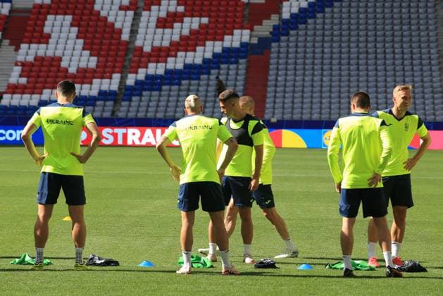 EURO 2024, Nationalteam Ukraine, Training EURO 2024 GERMANY UEFA FOOTBALL Pierre Teyssot MAXPPP ; EURO 2024 GERMANY UEFA FOOTBALL. Munich, Germany on June 16, 2024. Ukraine Team with leader Viktor Tsygankov (c) and trainer Serhiy Rebrov on trainings one day ahead of the match vs Romania. Pierre Teyssot Maxppp Munich Allianz Arena Munich Stadium Bavaria Germany  Copyright: xMAXPPPxPierrexTeyssotx PT1_6657 PT1_6657