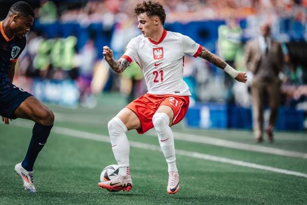 Soccer Men UEFA European Football Championship 2024 Group D Poland vs Netherlands 16 06 2024 Nicola Zalewski 21, Poland with the ball Hamburg Volksparkstadion Hamburg Germany