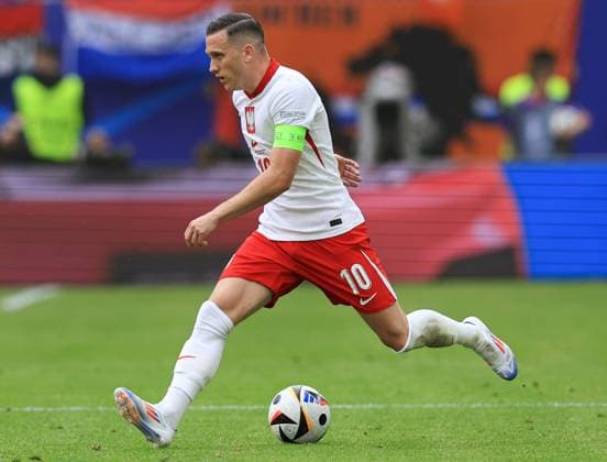Piotr Zielinski of Poland Poland v Netherlands, UEFA European Championship, EM, Europameisterschaft 2024, Group D, Football, Volksparkstadion, Hamburg, Germany, 16 Jun 2024 EDITORIAL USE ONLY No use with unauthorised audio, video, data, fixture lists, club league logos or live services. Online in-match use limited to 120 images, no video emulation. No use in betting, games or single club league player publications. Copyright: xMattxWest Shutterstockx 14539367eu