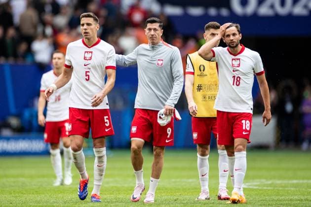 UEFA EURO 2024 Poland Netherlands 16 06 2024 Bartosz Bereszynski Poland, 18 , Robert Lewandowski Poland, 9 , Jan Bednarek Poland, 5 UEFA EURO 2024 Poland Netherlands Volksparkstadion, Hamburg 16 06 2024 Copyright: xBEAUTIFULxSPORTS Buriakovx