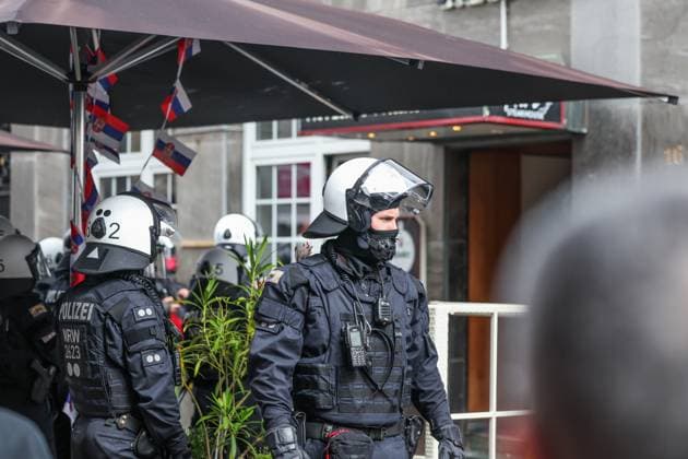 16 06 2024, Football, European Championship 2024, England Serbia, Police cordon off a Serbian restaurant after clashes broke out there Gelsenkirchen NRW Germany xRHR PHOTO TRx Copyright: TimxRehbein RHR-FOTOx RHR-FOTO TR