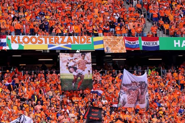 2024-06-16 Poland v Netherlands - Group D - UEFA EURO, EM, Europameisterschaft,Fussball 2024 HAMBURG, GERMANY - JUNE 16: supporters of the Netherlands during the Group D - UEFA EURO 2024 match between Poland and Netherlands at Volksparkstadion on June 16, 2024 in Hamburg, Germany. (Photo by Peter Lous BSR Agency) Hamburg Germany Content not available for redistribution in The Netherlands directly or indirectly through any third parties. Copyright: xBSRxAgencyx