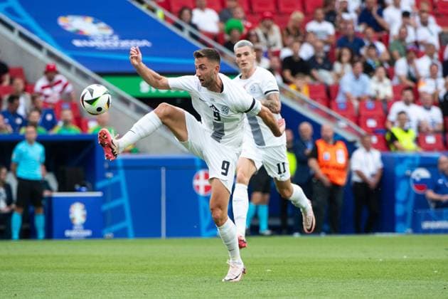Andraz Sporar Slovenia, 09 on the ball, GER, Slovenia SVN vs Denmark DEN , European Football Championship, UEFA EURO 2024, Group C, Matchday 1, 16 06 2024 GER, Slovenia SVN vs Denmark DEN , European Football Championship, UEFA EURO 2024, Group C, Matchday 1, 16 06 2024 Stuttgart Copyright: xEibner-Pressefoto Memmlerx EP_MMR