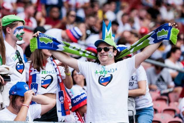 UEFA EURO 2024 Slovenia Denmark 16 06 2024 A Slovenian fan with scarf UEFA EURO 2024 Slovenia Denmark Stuttgart Arena, Stuttgart on 16 06 2024 Copyright: xBEAUTIFULxSPORTS Wunderlx
