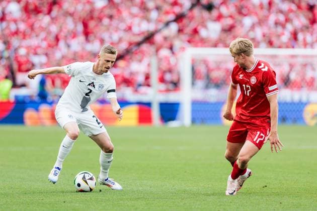 UEFA EURO 2024 Slovenia Denmark 16 06 2024 duel Zan Karnicnik Slovenia, 2 , Victor Bernth Flesner Kristiansen Denmark, 17 UEFA EURO 2024 Slovenia Denmark Stuttgart Arena, Stuttgart on 16 06 2024 Copyright: xBEAUTIFULxSPORTS Wunderlx