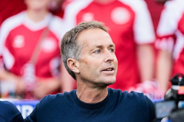 UEFA EURO 2024 Slovenia Denmark 16 06 2024 Kasper Hjulmand Head Coach, Coach Denmark during the anthem UEFA EURO 2024 Slovenia Denmark Stuttgart Arena, Stuttgart on 16 06 2024 Copyright: xBEAUTIFULxSPORTS Wunderlx