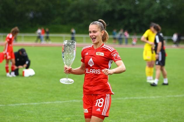 Soccer I Women I Promotion match 2 Bundesliga I SV Henstedt Ulzburg 1 FC Union Berlin I 16 06 2024 1 FC Union Berlin Women celebrate promotion Charleen Niesler 18, 1 FC Union Berlin Women Henstedt Ulzburg Beckersbergstadion Schleswig Holstein Germany Copyright: xLobeca RHx
