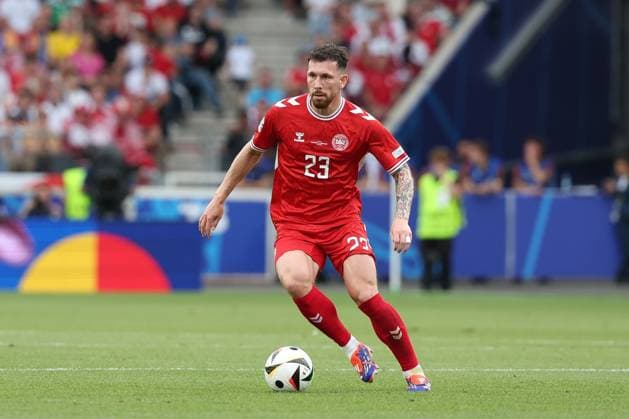 Pierre Emile Hoejbjerg 23 Denmark , Slovenia vs Denmark, Football, UEFA Euro 2024, Group stage, Matchday 1, 16 06 2024 Stuttgart Baden Wuerttemberg Germany Copyright: xkolbert-press ChristianxKolbertx