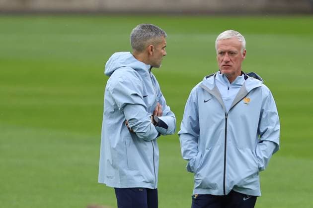 Fitness Trainer Cyril Moine France speaks with Trainer Didier Deschamps France , UEFA EURO 2024 Group D, Austria vs France, Paul Janes Stadion on June 16, 2024 in Dusseldorf, Germany Photo by Oliver Kaelke DeFodi Images Fitness Trainer Cyril Moine France speaks with Trainer Didier Deschamps France , UEFA EURO 2024 Group D, Austria vs France, Paul Janes Stadion on June 16, 2024 in Dusseldorf, Germany Photo by Oliver Kaelke DeFodi Images Defodi 678 2024 06 16 OK AUTFRA 0096 Defodi-678