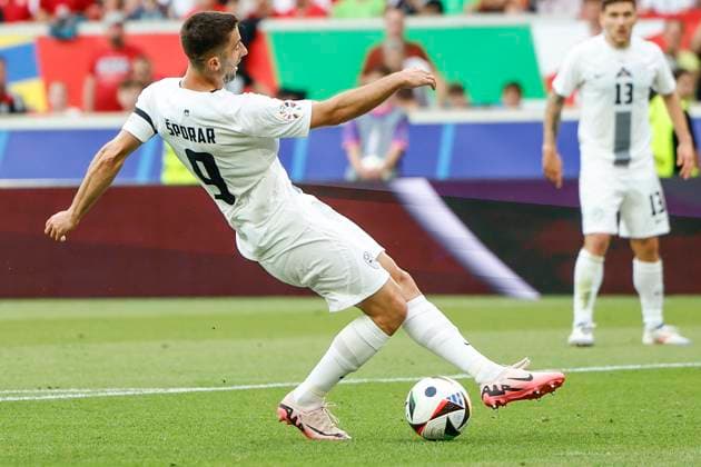 16 06 2024, Football, European Championship, Slovenia Denmark, GER, Stuttgart, Football Arena, picture v li Andraz Sporar Slovenia, 9 , fail, Copyright: HMBxMedia xHeikoxBecker