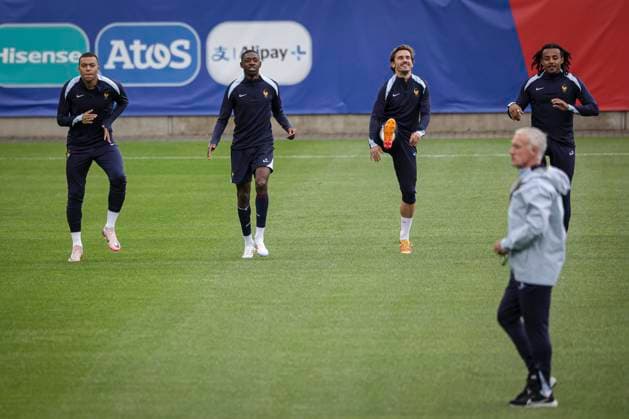 entrainement de l equipe de france avant son 1er match contre l Autriche. Paul-Janes Stadion Dusseldorf - 16-06-2024 FOOTBALL : Entrainement Equipe de France - UEFA EURO, EM, Europameisterschaft,Fussball 2024 - 16 06 2024 ElyxandroCegarra Panoramic 