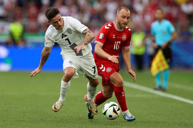Soccer UEFA EURO 2024 Group Stage 1 Matchday Slovenia Denmark on 16 06 2024 at Stuttgart Arena in Stuttgart Benjamin Verbic Slovenia , left Christian Eriksen Denmark , right xMSx