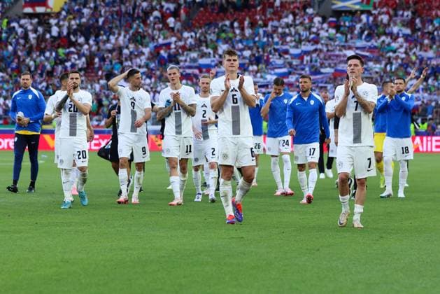 Soccer UEFA EURO 2024 Group Stage 1 Matchday Slovenia Denmark on 16 06 2024 at the Stuttgart Arena in Stuttgart The Slovenia team would like to thank the fans xMSx