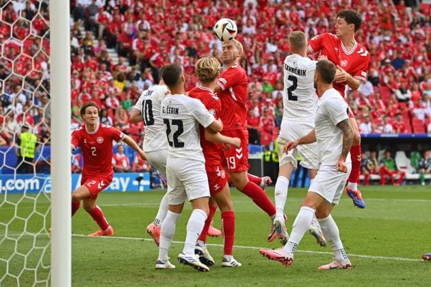 Goal chance Andreas CHRISTENSEN DEN , header, penalty area scene, action, duel against Zan KARNICNIK SVN , left Jonas WIND DEN , group stage group C Slovenia SVN Denmark DEN 1 1 on 16 06 2024, Stuttgart Arena Football UEFA EURO 2024 GERMANY from 14 06 2024 14 07 2024 Â