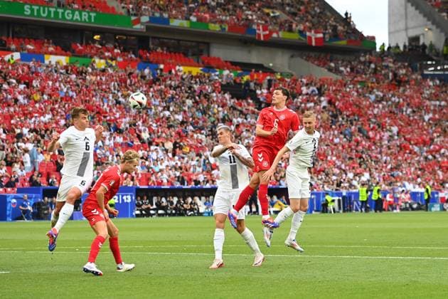 Header Andreas CHRISTENSEN DEN , action,duel against Benjamin SESKO SVN and Zan KARNICNIK SVN,re Group Stage Group C Slovenia SVN Denmark DEN 1 1 on 16 06 2024, Stuttgart Arena Football UEFA EURO 2024 GERMANY from 14 06 2024 14 07 2024 Â