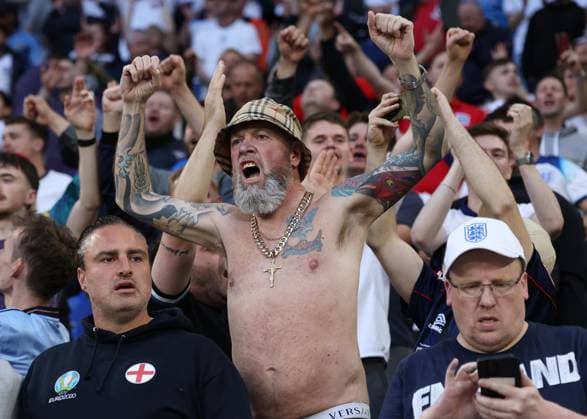 Gelsenkirchen, Germany, 16th June 2024. England fans before the UEFA European Championships match at Arena Aufschalke, Gelsenkirchen. Picture credit should read: David Klein Sportimage EDITORIAL USE ONLY. No use with unauthorised audio, video, data, fixture lists, club league logos or live services. Online in-match use limited to 120 images, no video emulation. No use in betting, games or single club league player publications. SPI-3196-0015