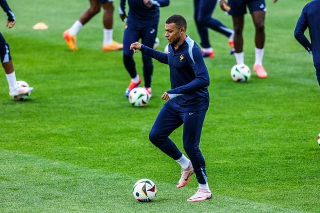 Sport, Football, UEFA EURO 2024 Group D final training France 16 06 2024, Paul Janes Stadium Düsseldorf Kylian Mbappe Lottin France, 10 Düsseldorf Paul Janes Stadium North Rhine-Westphalia Germany