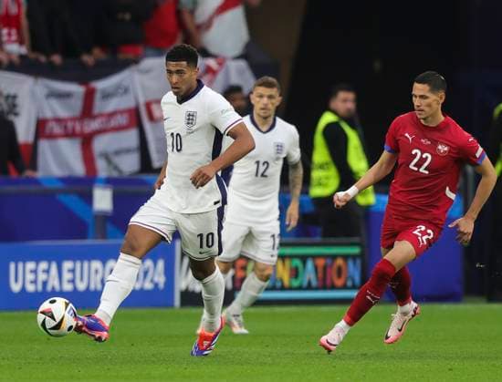 Serbia v England UEFA EURO, EM, Europameisterschaft,Fussball 2024 Group C Jude Bellingham of England in possession as he is pressured by SaÅ¡a LukiÄ? of Serbia during the UEFA Euro 2024 Group C match between Serbia and England at Veltins-Arena, Gelsenkirchen Copyright: xPaulxChestertonx FIL-20270-0024 UK Newspapers OUT